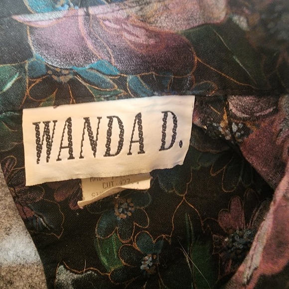 Wanda D. Floral Button Up Cropped Shirt Vintage Western  Unique Peekaboo Details - Picture 3 of 8